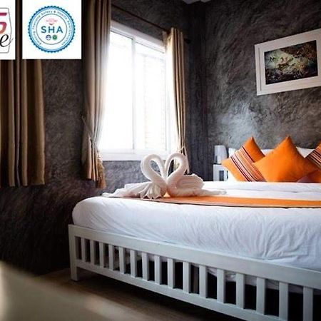 Ban'S Avenue Guesthouse Тау Экстерьер фото