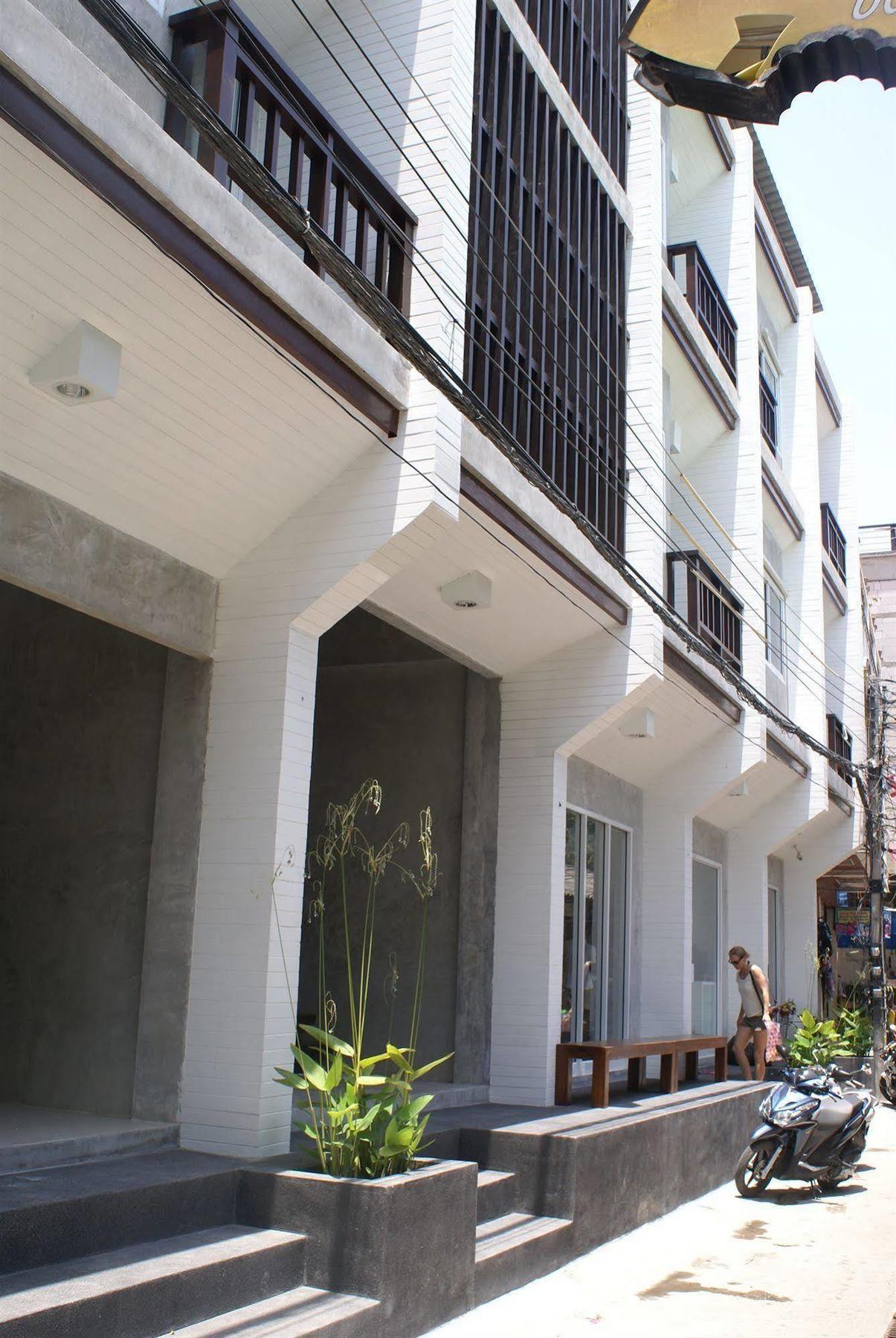 Ban'S Avenue Guesthouse Тау Экстерьер фото