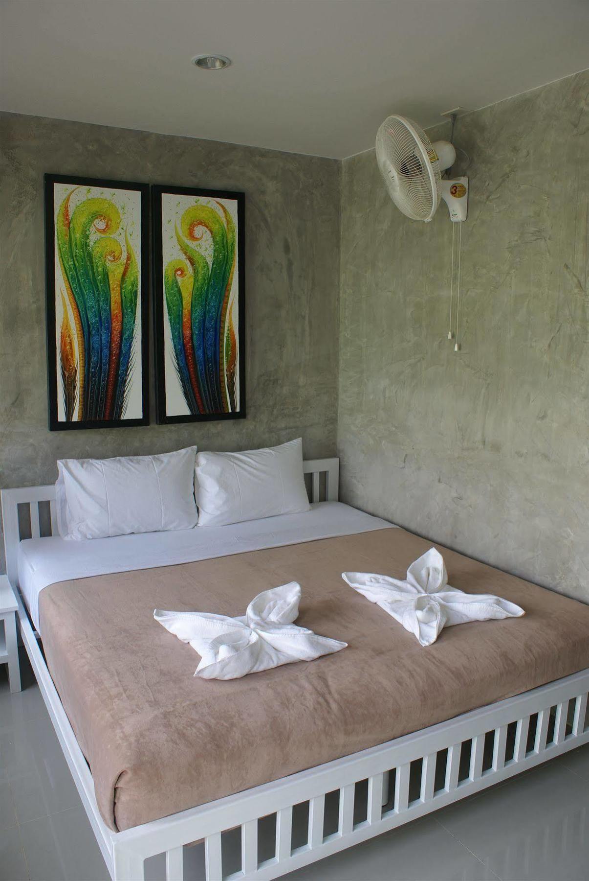 Ban'S Avenue Guesthouse Тау Экстерьер фото