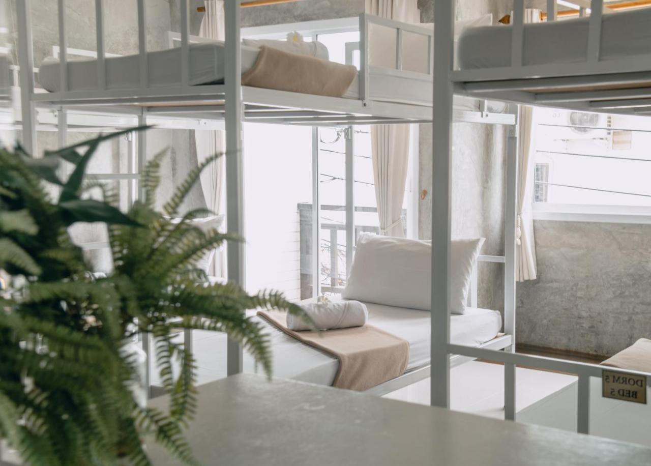 Ban'S Avenue Guesthouse Тау Экстерьер фото