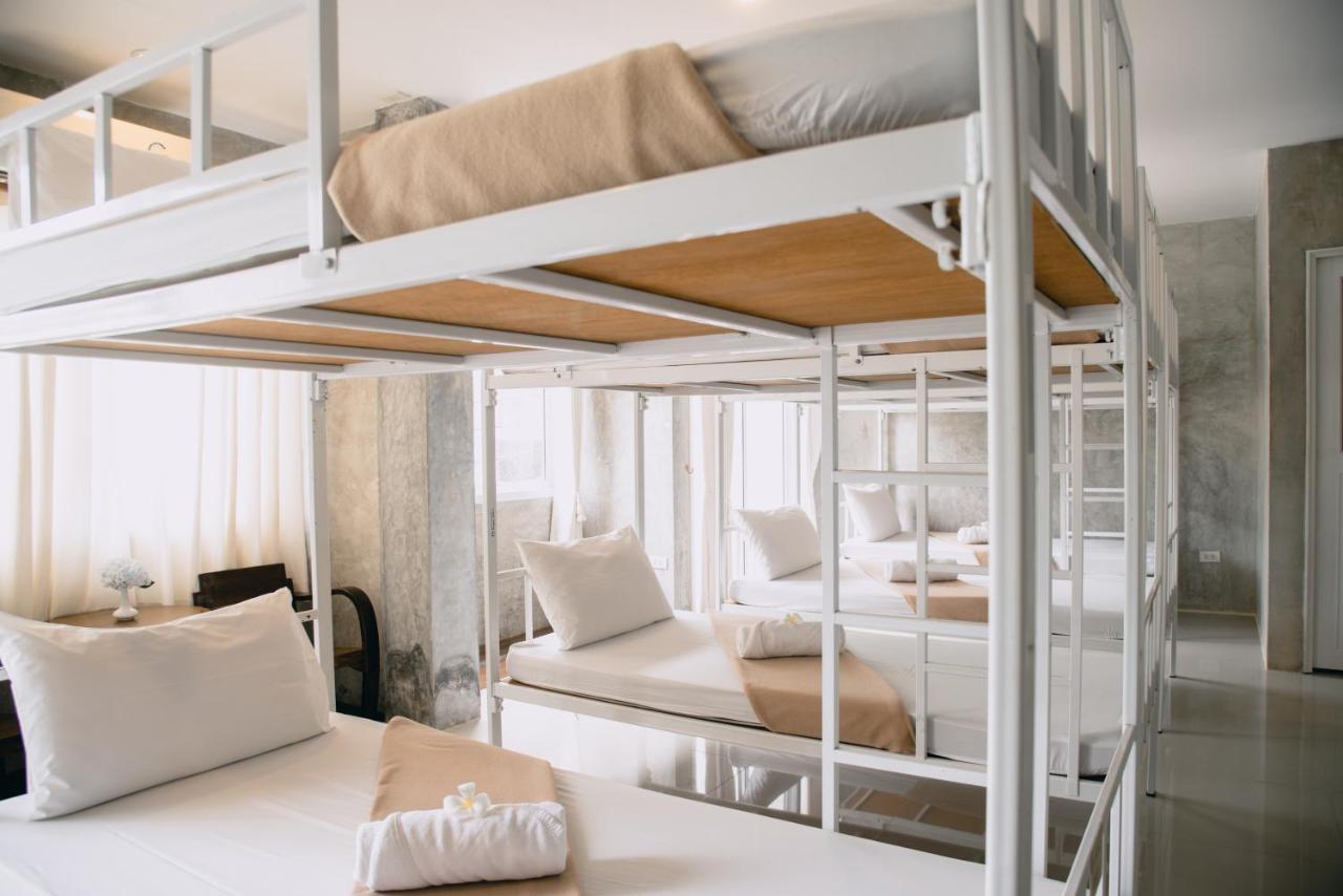 Ban'S Avenue Guesthouse Тау Экстерьер фото